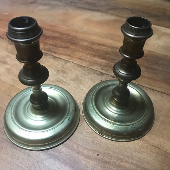 Vintage Virginia Metalcrafters CW RALEIGH 16-20 Pair of Brass Candlesticks - Picture 2 of 8